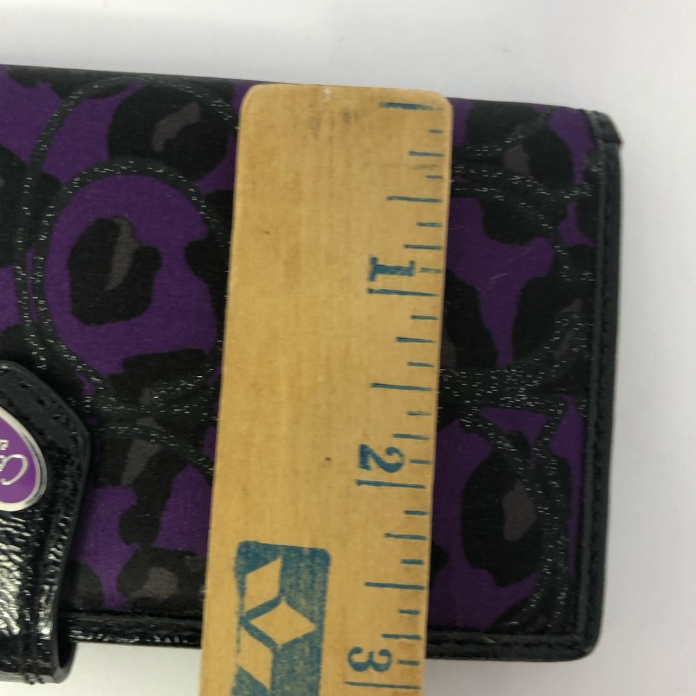 Coach Purple Poppy Daisy Ocelot Print Wallet Snap Leopard Heart Rare Logo - Picture 16 of 16
